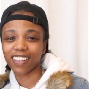 Meet your Posher, Dominique